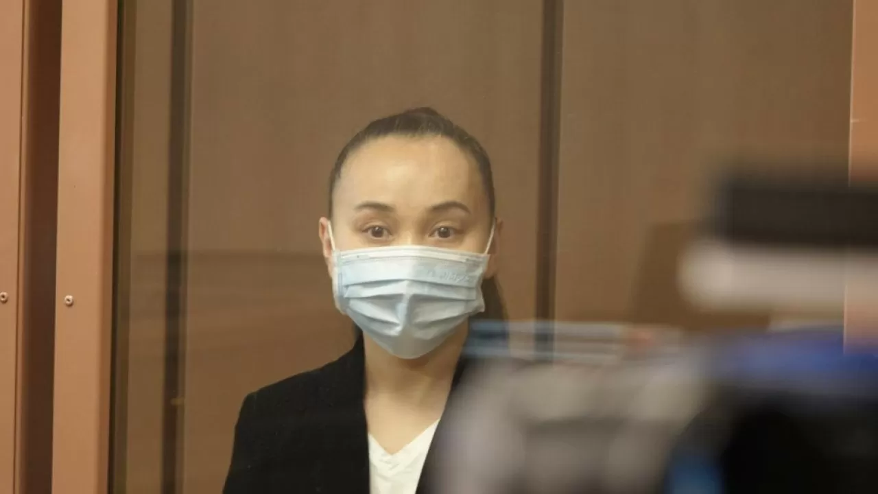 "Дәлел арқылы өзімді қорғаймын": Перизат Қайрат сотта кінәсін мойындамайтынын айтты