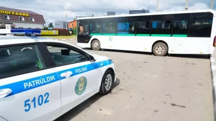 Қостанайда көлік басқаруға құқығы жоқ «жүргізуші» автобус басқарған