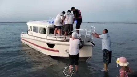 Алакөлде 9 адам құтқарылды