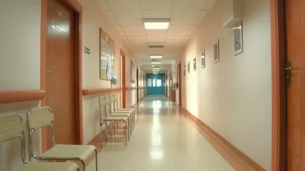 Пациент умер во время операции, пока врачи играли в музыкальное бинго   