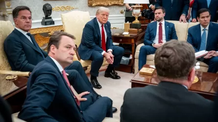 Трамп Путинге ашуланып, Украинаға қару жеткізуді бастап кетті