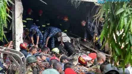 Китайский истребитель врезался в школу: 16 жертв, множество пострадавших