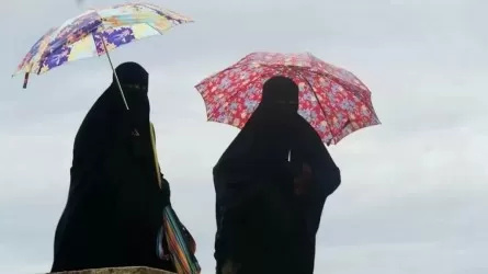 В Казахстане запретили одежду, скрывающую лицо 