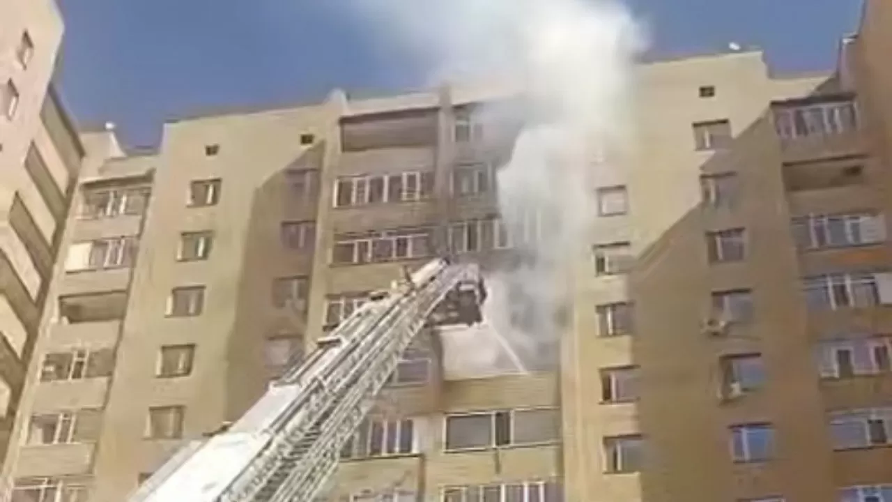 Астанада көпқабатты үйдің 9-қабатындағы балкон өртенді