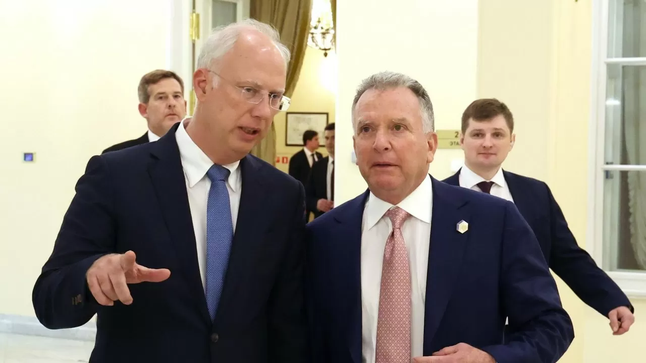 "Ресей мен Украина соғысы тоқтай ма?": Путин мен Трамптың арнайы өкілі кездесті