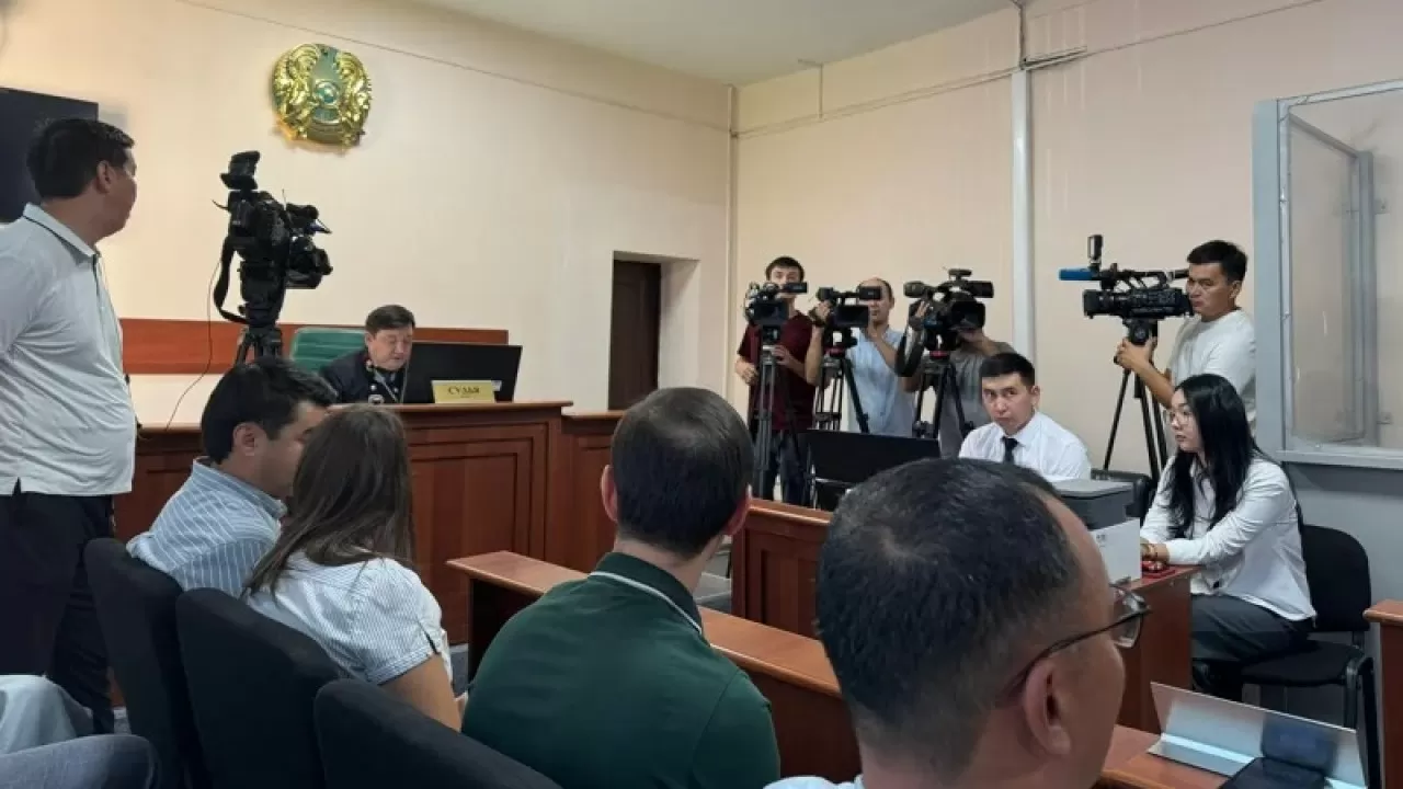Берденов "о дүниеден де алып шығамын" деп уәде берді – Ернар Жиенбай 