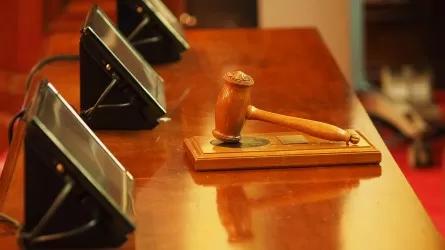 Отчима приговорили к пожизненному за изнасилование падчерицы в Павлодаре 