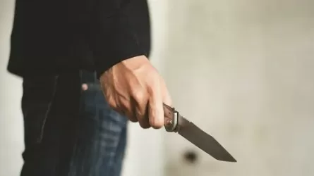 Аяғы ауыр әйелді пышақтаған ер адамға сот үкімі шықты