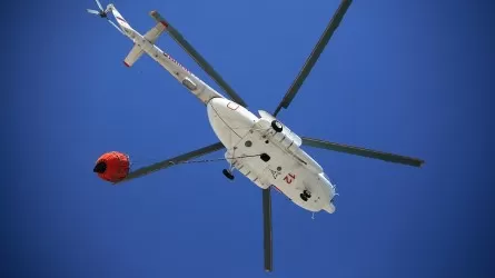 Вертолет МЧС РК помог вовремя доставить тяжелобольных в Жезказган 