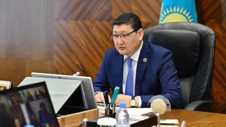 «Қабырғамызды қайыстырды»: Берік Уәли Үржардағы қайғылы оқиғаға байланысты көңіл айтты
