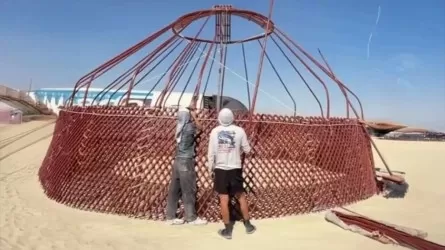 АҚШ-та қазақтың киіз үйі құмды дауылға қарсы тұрды