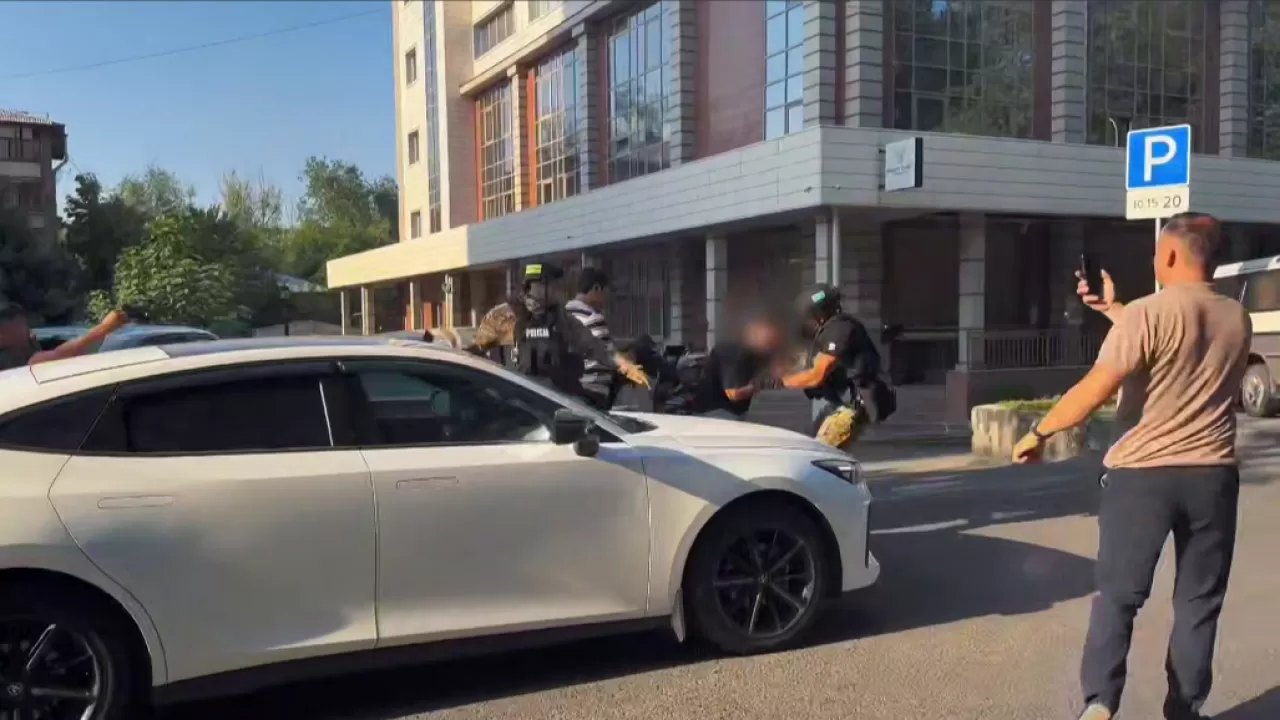 Генпрокуратура показала захватывающие кадры спецоперации в Алматы