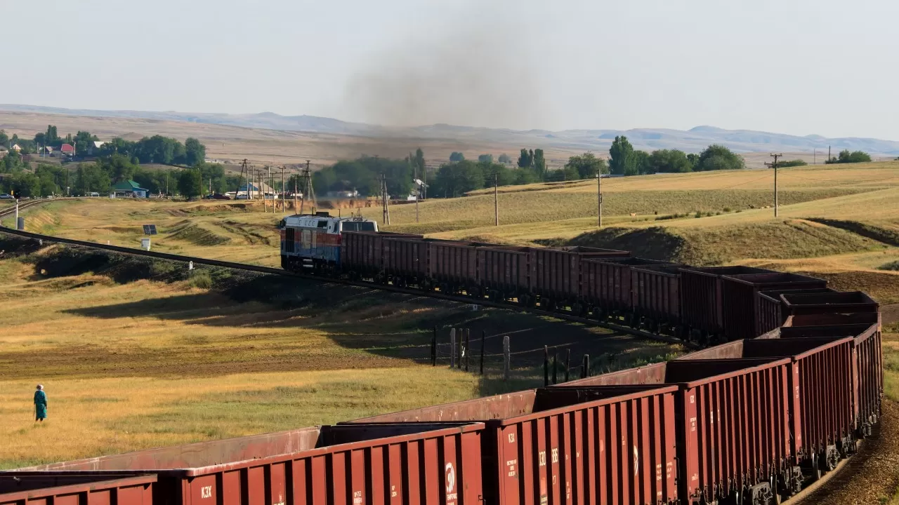 Казахстан отпускает цены на ряд услуг в сфере транспорта 