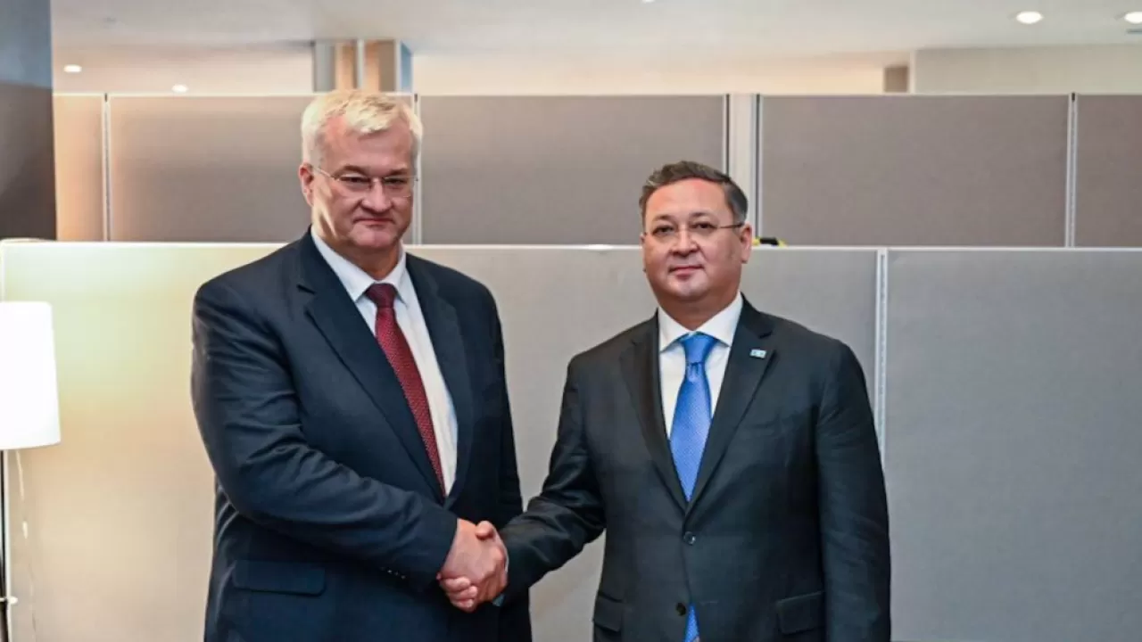 Мұрат Нұртілеу Украина Сыртқы істер министрімен телефон арқылы сөйлесті