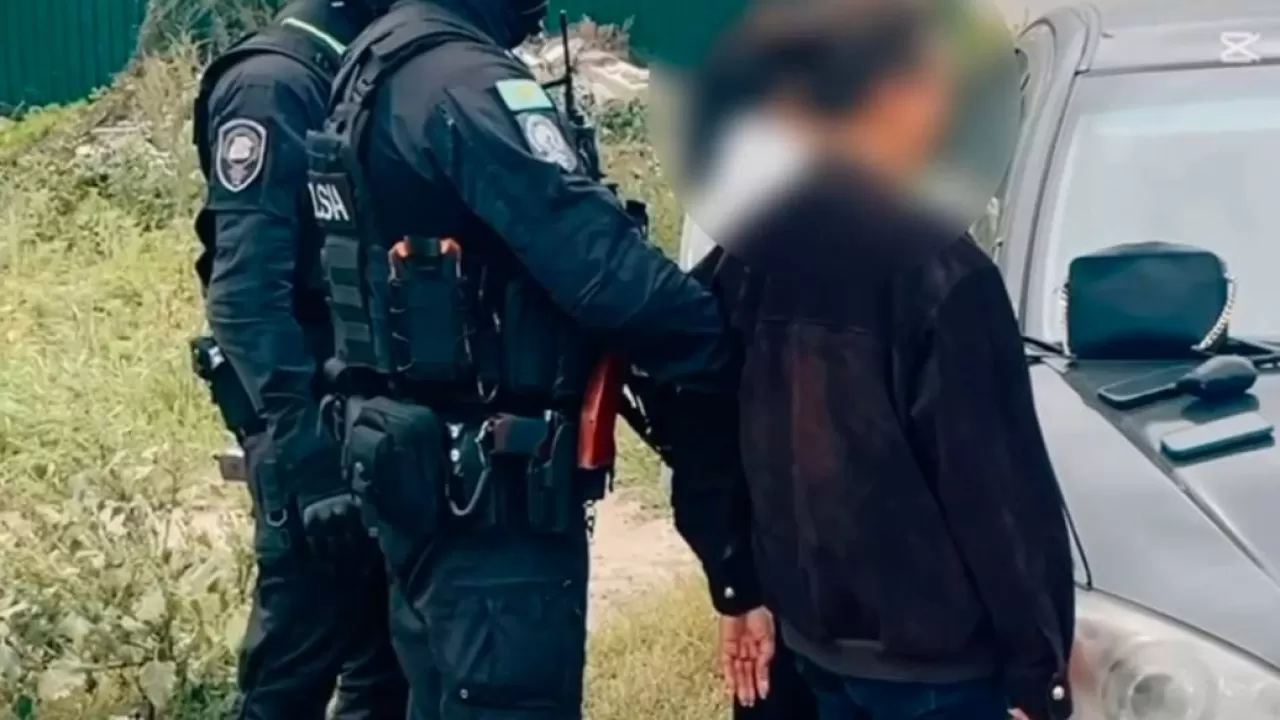 Павлодарда ірі көлемде есірткі таратумен айналысқан екі бойжеткен ұсталды