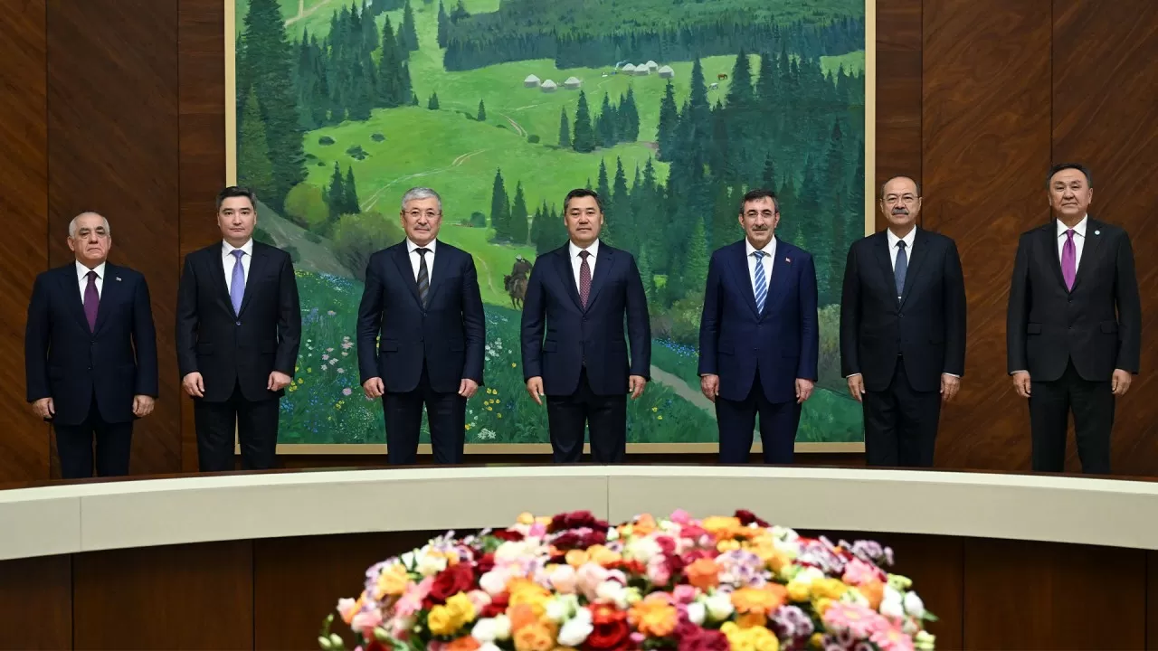 Олжас Бектенов Бішкекте Түркі елдерінің үкімет басшыларымен кездесті