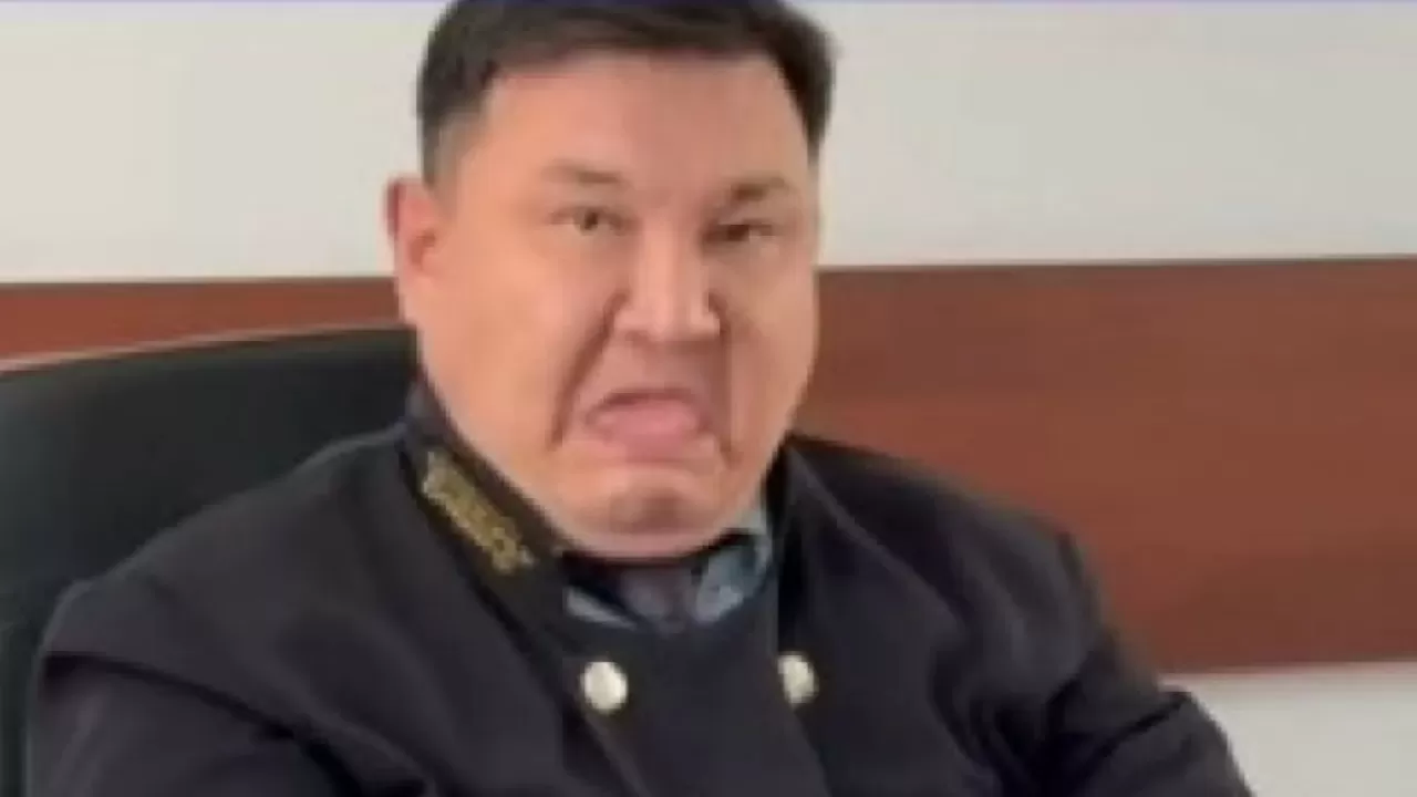 Руслан Берденовке қатысты істе "тілін шығарған" судьяға қатысты комиссия шешімі шықты