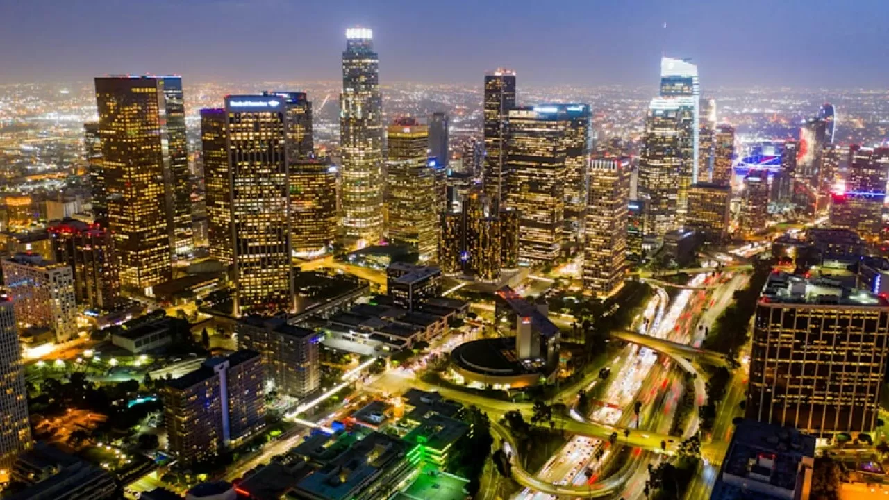 Людей с доходом ниже 84 тыс. долларов в год признали малоимущими в Лос-Анджелесе 