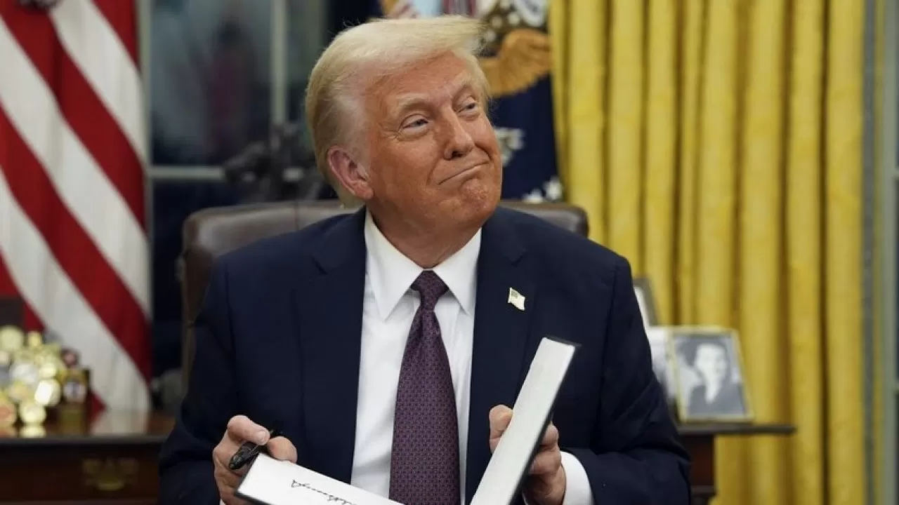 YouTube Трамптың аккаунтын бұғаттағаны үшін миллиондаған долларынан айырылды