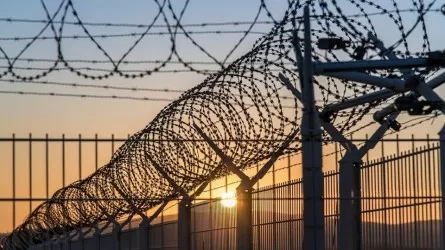 Осужденный прямо из колонии «сдавал» в аренду коттеджи в городах Казахстана 