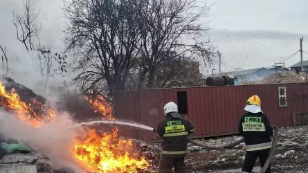 Хозяев горящего под Алматы полигона уже дважды наказывали