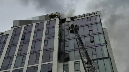 Астанада бизнес орталықта өрт шықты