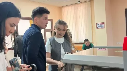 Блогер Жанабыловтарға қатысты сот отырысы өтіп жатыр