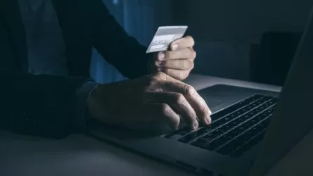Бүгіннен бастап банк картаңызды біреуге берсеңіз, жаза арқалауыңыз мүмкін