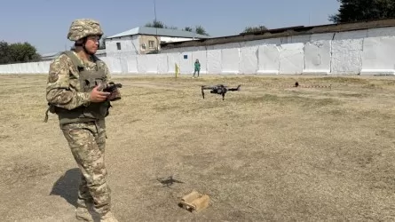 Таразда әскери операторлар FPV-дрондарда шеберлігін көрсетті