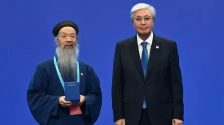 Президент діндер съезіне қатысушыларға мемлекеттік наградалар табыс етті