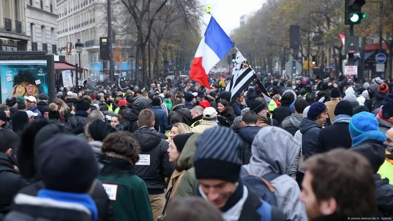 Франция готовится к массовым протестам  