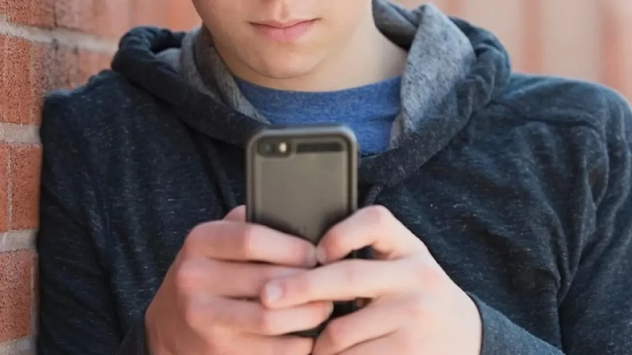 Банда подростков в Казахстане использовала ИИ для обмана предпринимателей 