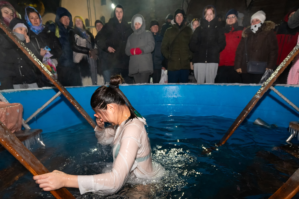 Под контролем экстренных служб: как проходят крещенские купания в Алматы