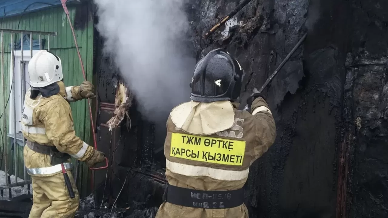 Қарағандыда тұрғын үйден өрт шығып, 1 адам қаза тапты