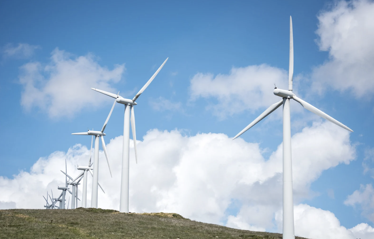 Үш өңірде жел және күн электр станциялары салынады