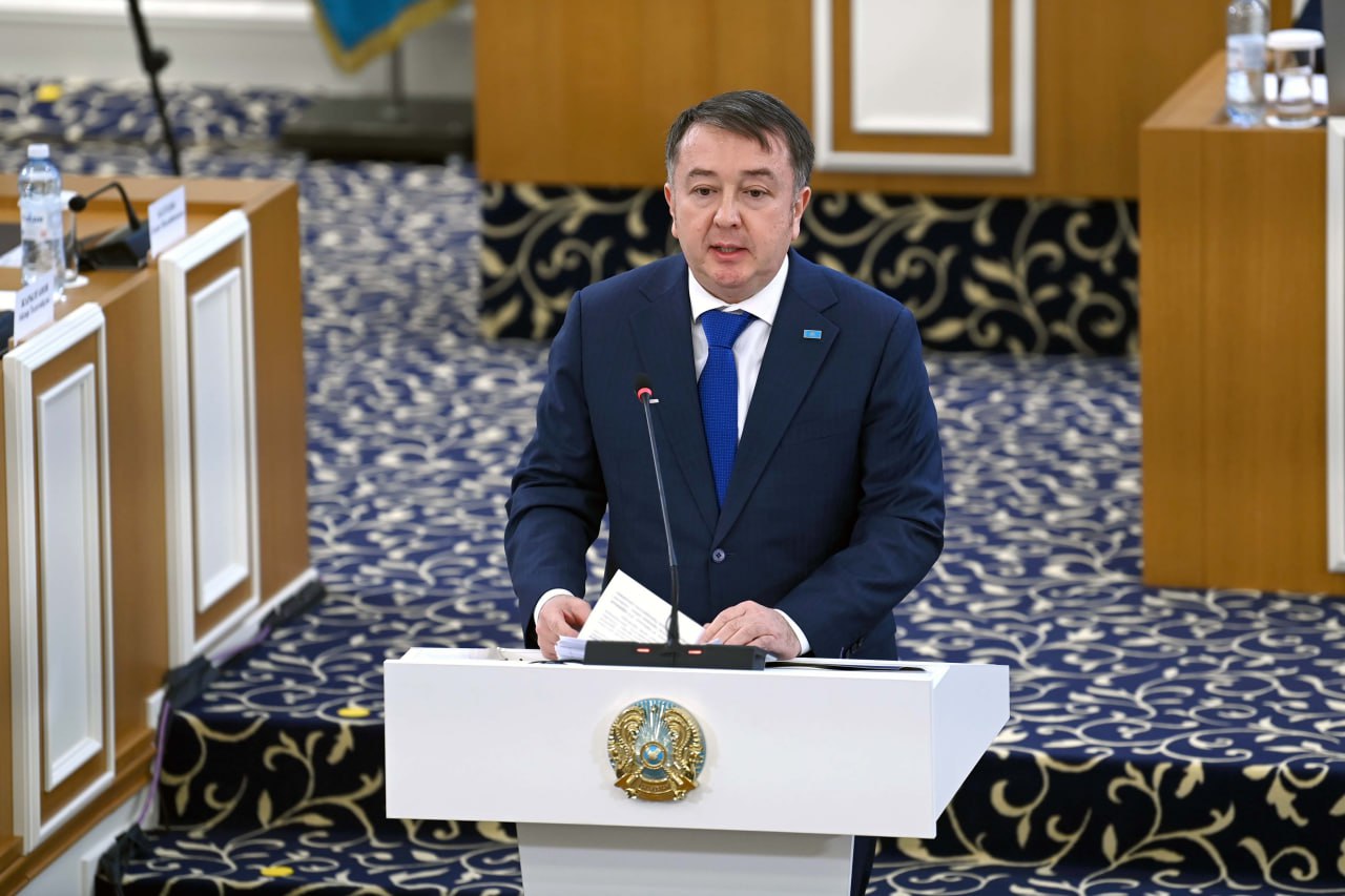 Президент қызметінен мерзімінен бұрын босағанда сайлау күнін Құрылтай жариялайды