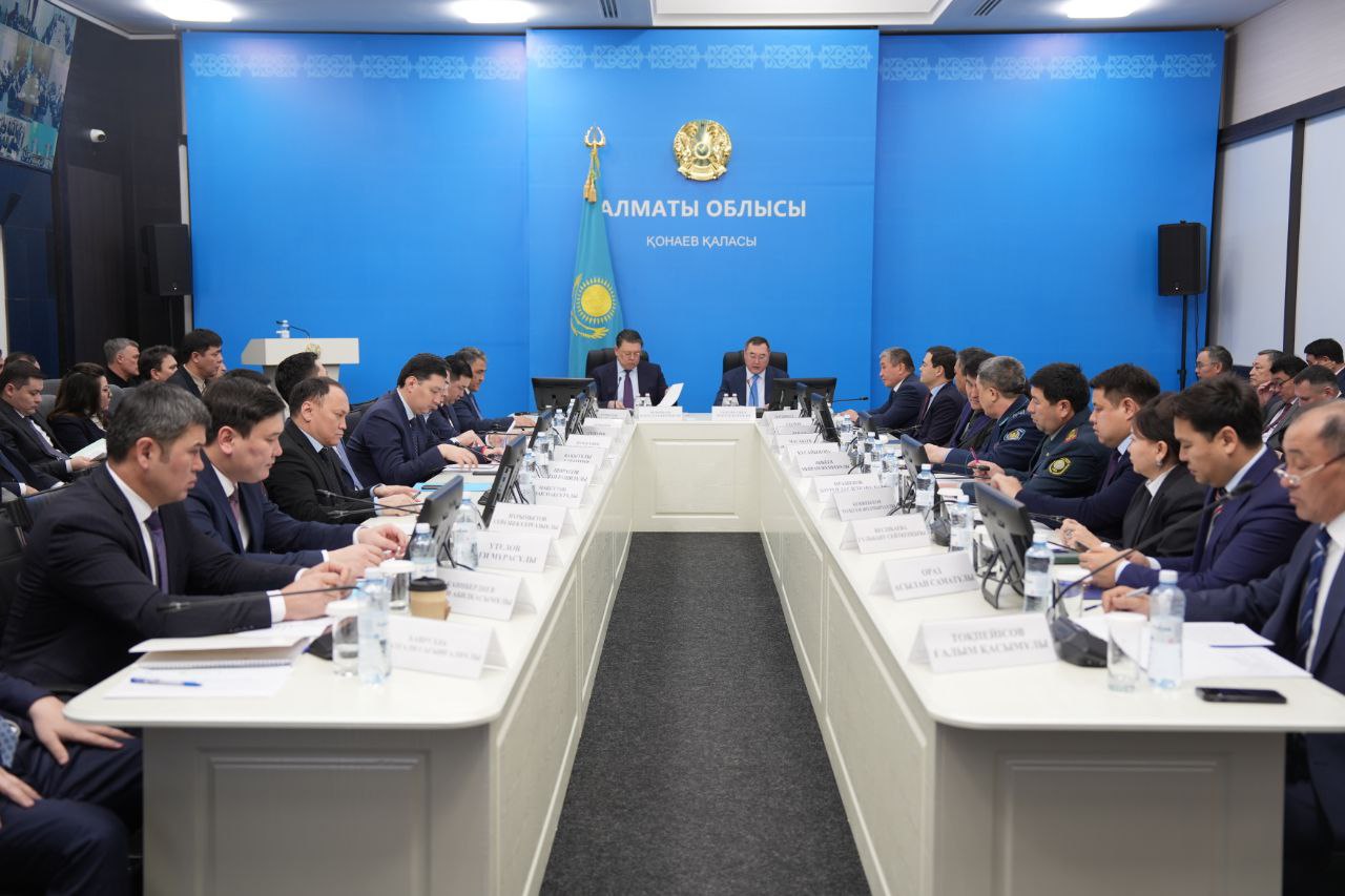 Су үнемдеу, күріш егісіне шектеу және жаңа су қоймалары: Қанат Бозымбаев Алматы облысында кеңес өткізді