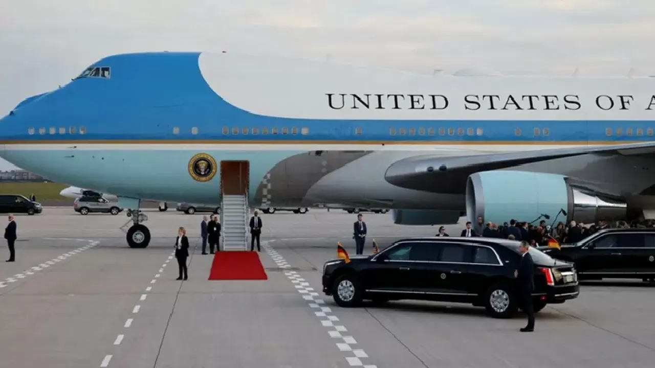 Самолет Трампа развернулся по пути в Давос 