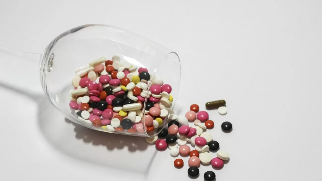 Регистрацию лекарств через "единое окно" продлят в Казахстане 