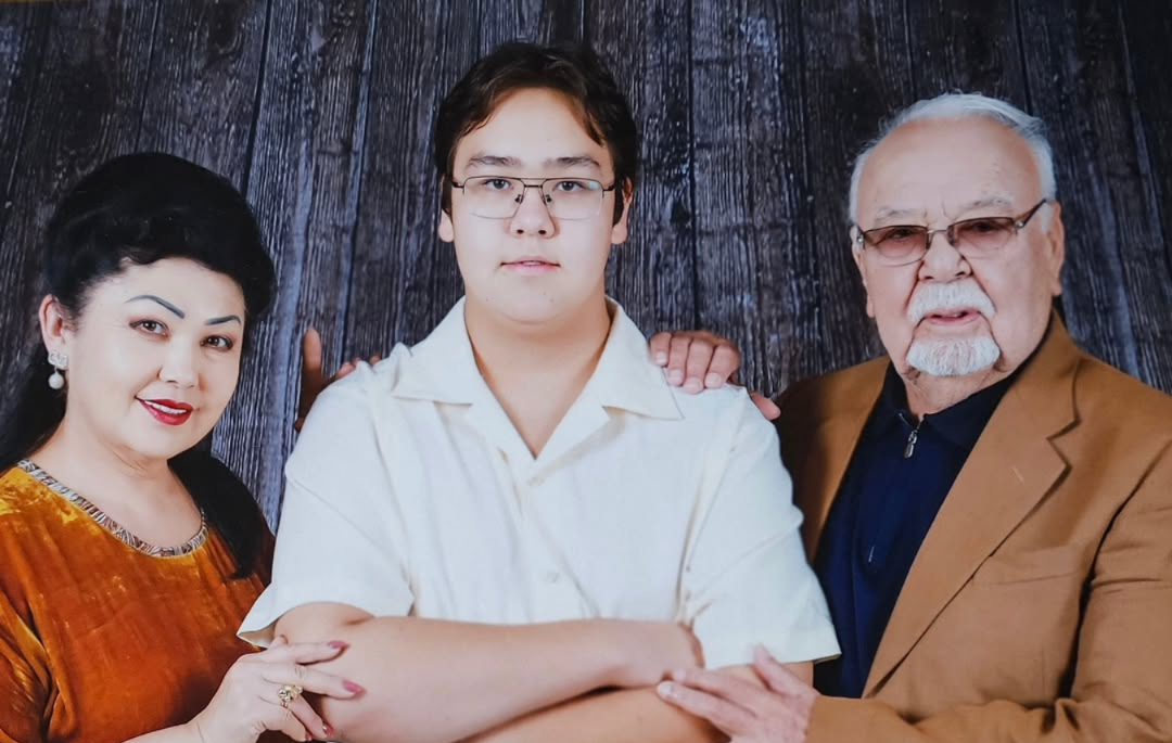 "23 жыл бірге өмір сүріп, 3 минутта айырылып қалдым": Бағдат Әшімова марқұм жары жайлы әсерлі жазба жариялады 