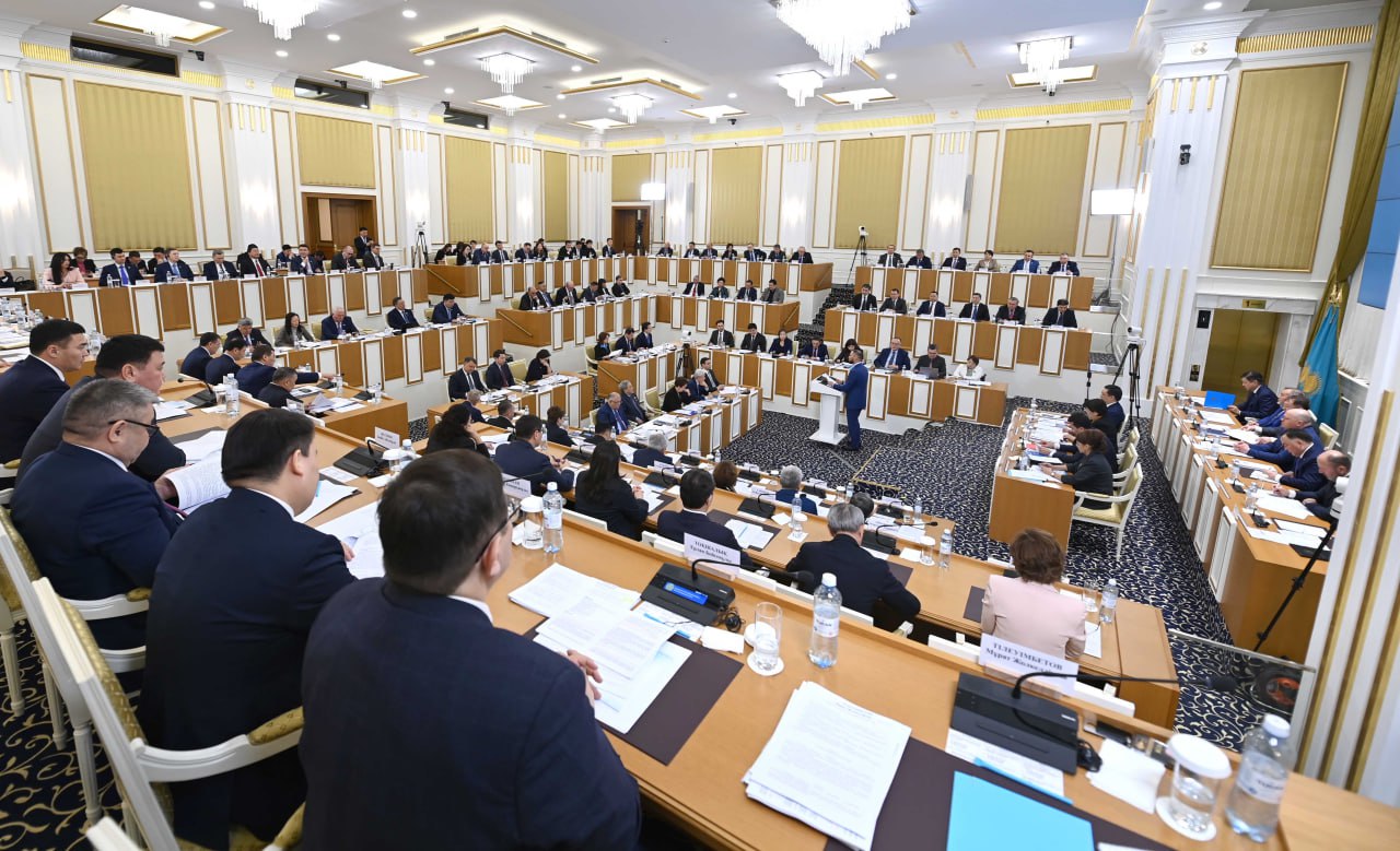 Конституциялық құрылым түбегейлі өзгеріп, азаматтардың қатысуы мен құқықтары кеңейтіледі