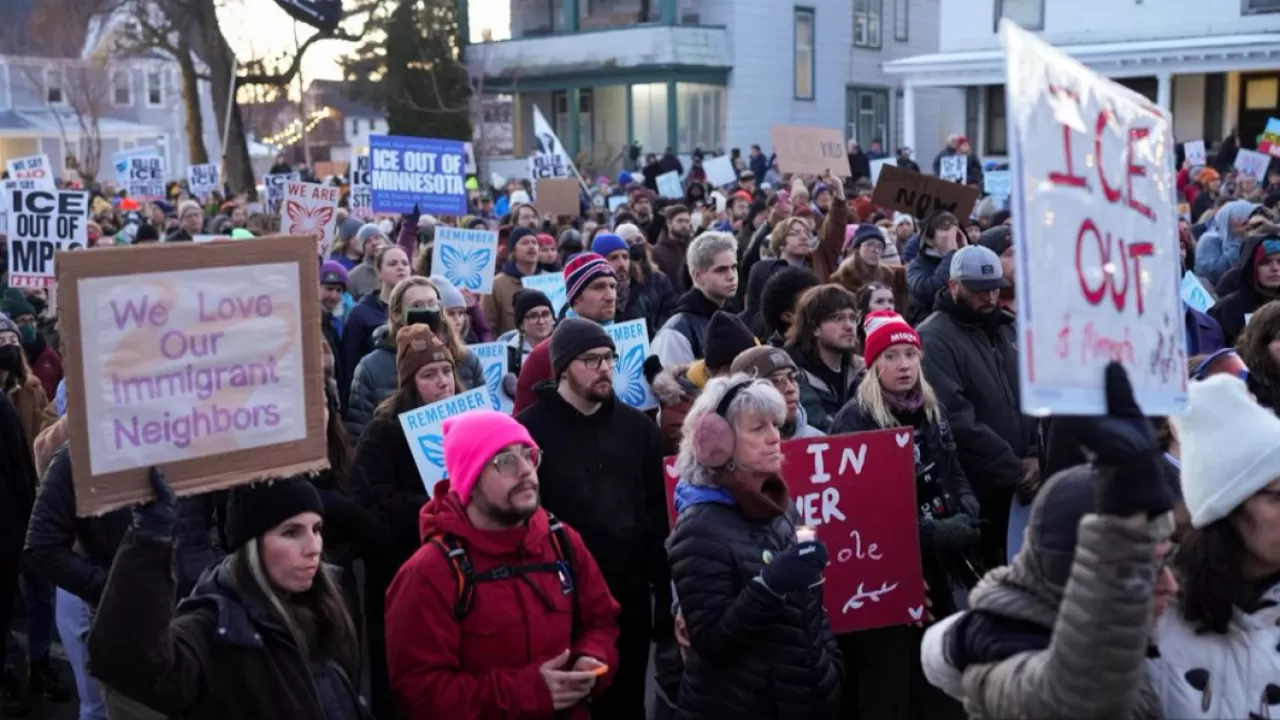 Слезы, свечи и лозунги: почему вспыхнули протесты в Миннеаполисе 