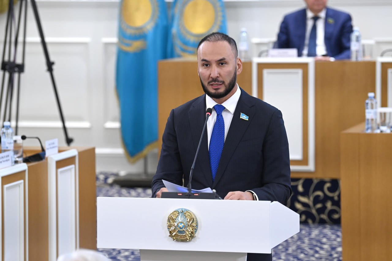 Айдарбек Қожаназаров: Конституциялық реформа жас ұрпақ пен экономиканың дамуына жол ашады