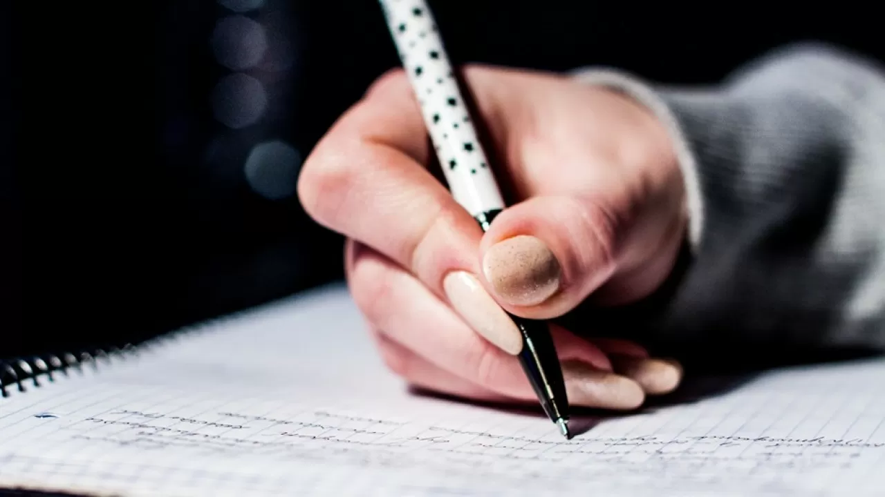 Нейропсихолог рассказала о рисках отказа от письма от руки 