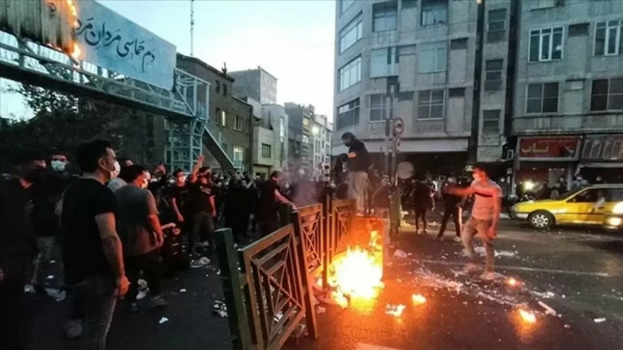 Среди погибших во время протестов в Иране оказались дети 