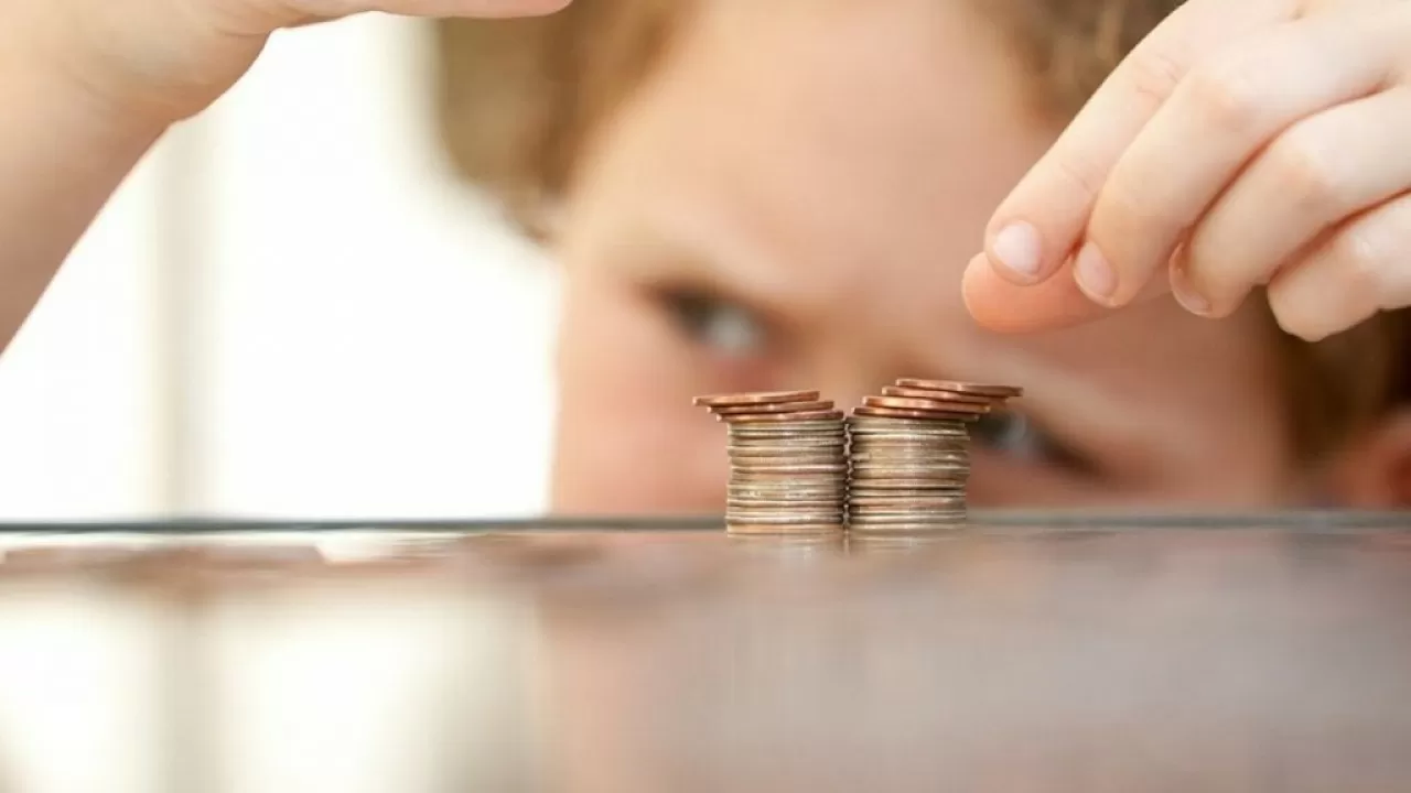 Должник из Казахстана сбежал от уплаты алиментов в Россию 