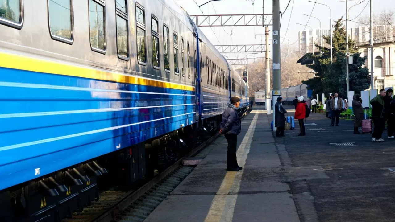 Елімізде теміржол билеттеріне қысқы жеңілдіктер басталды