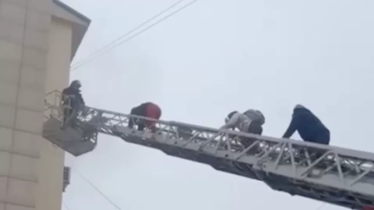 Талдықорғанда түтін басқан үйден 7 бала құтқарылды