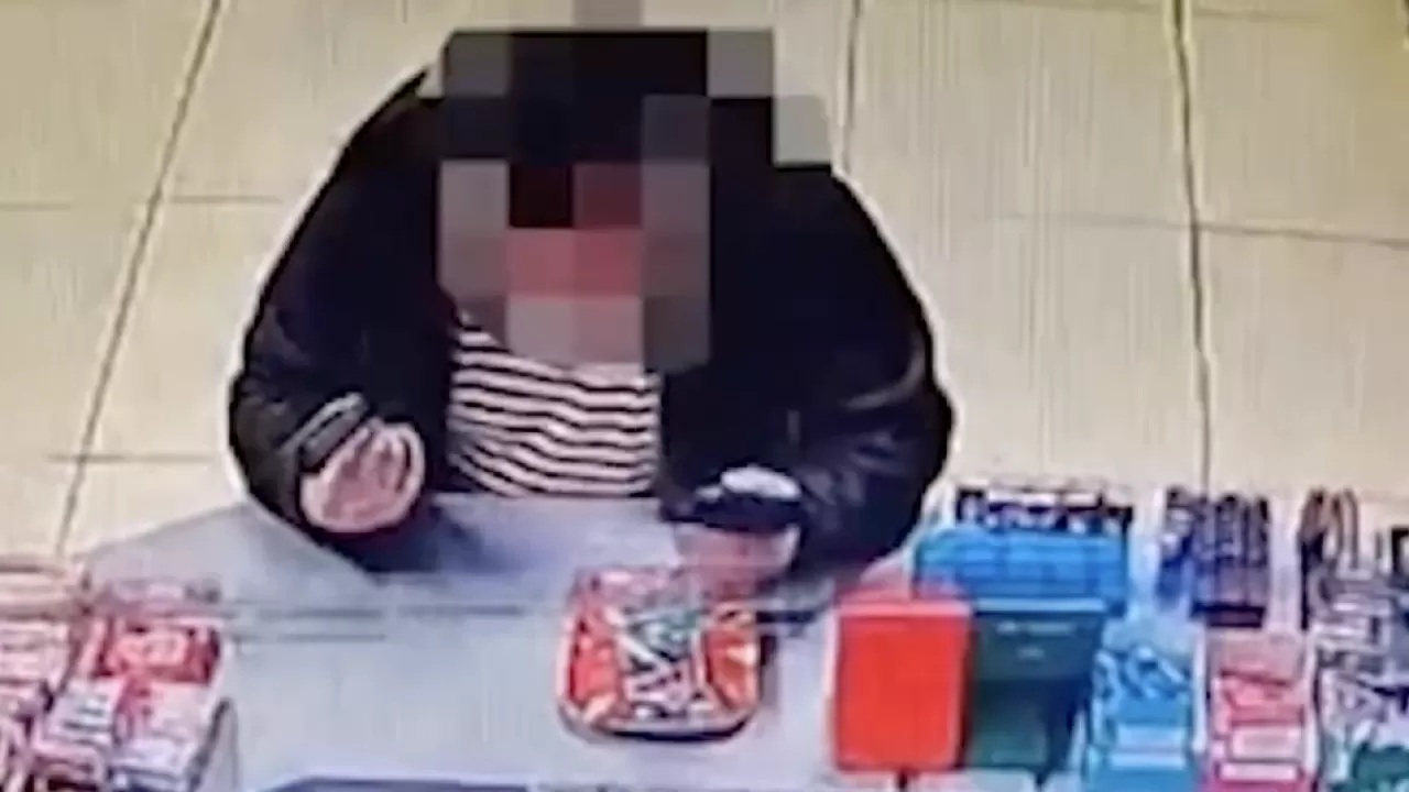 Оралда жанармай құю бекетіне тапаншамен кірген мас ер адам ұсталды