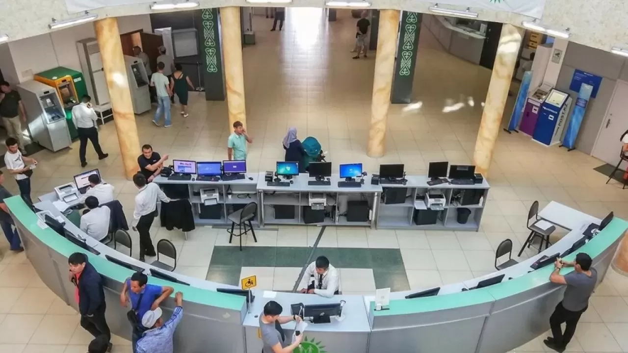 В ЦОНах изменят формат обслуживания казахстанцев 